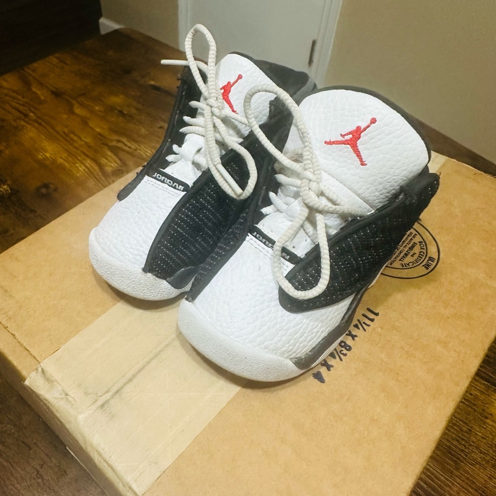 Jordan Retro 13 .. Black Flint .. size 6C
